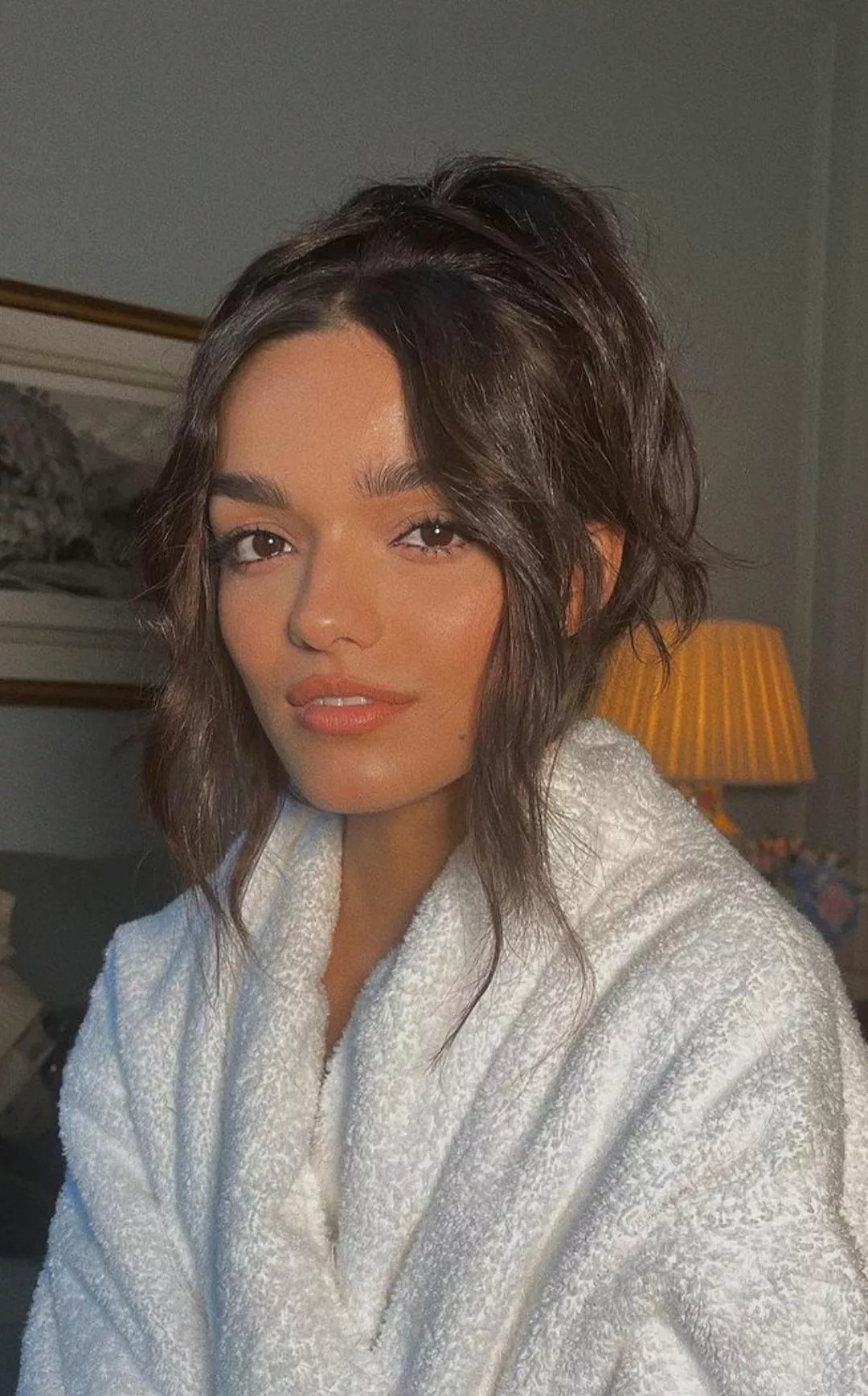 Rachel Zegler posted by James007BondUK