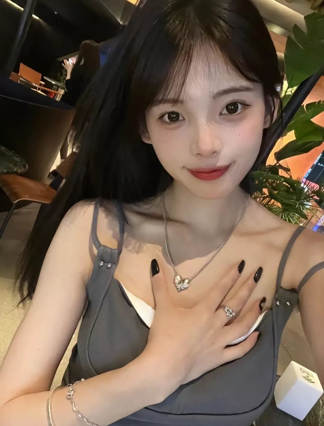 Rate someone’s cute 20yo daughter (1-10) posted by thickwhitedaddy