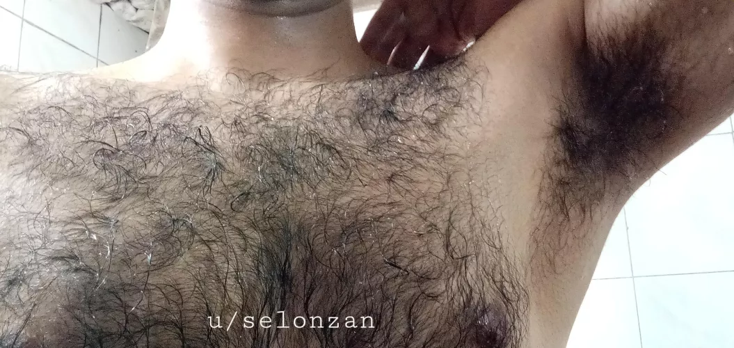 Showering And stinky armpits,..m 24 by selonzan