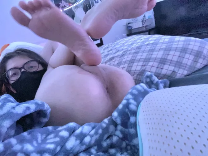 someone dares you to mating press me at a sleepover, would you let them watch? by honiepac