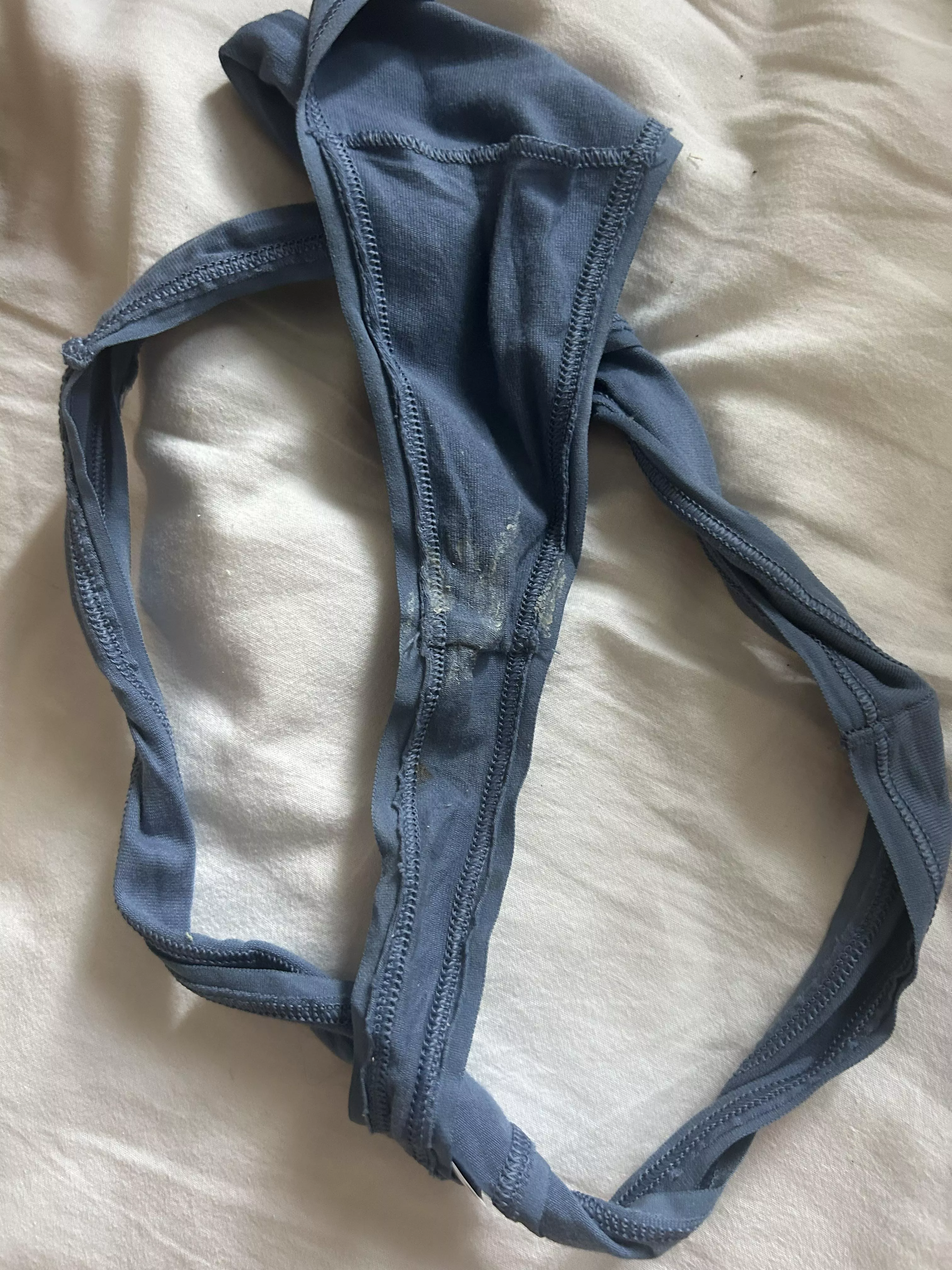 Start your day by sniffing my thong and you’ll be happy for 24hrs :) posted by Yaelnextdoorvip