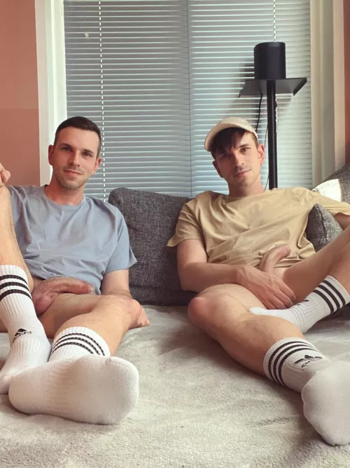 Sunday = Netflix‘n‘chill . Are you in? by LeeCoehrXXX