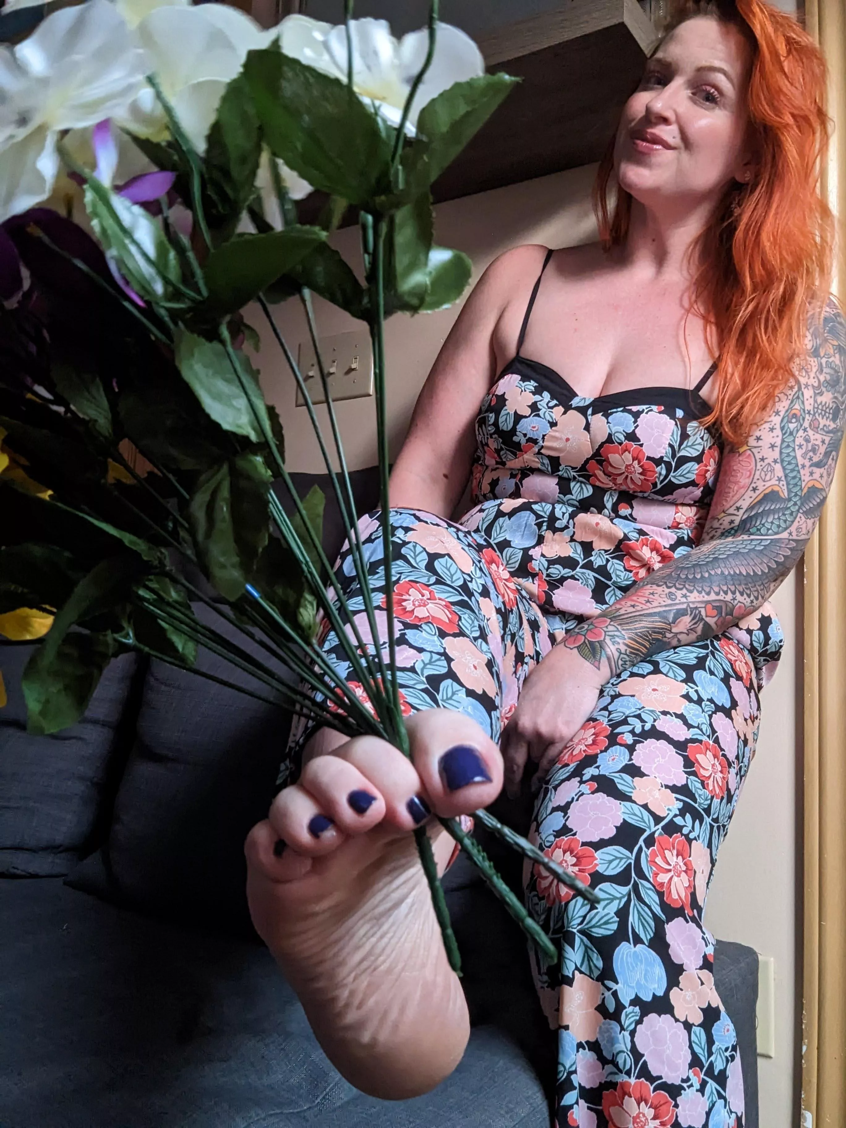 The New Way To Present Flowers 😋 posted by BeeBinisky