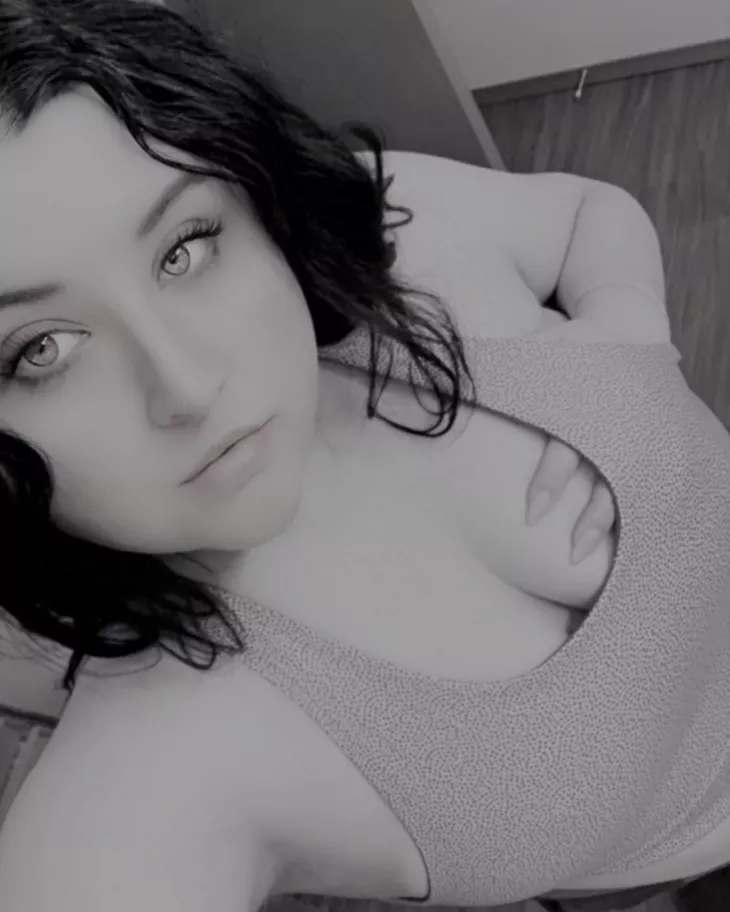 Too cute 😇 posted by Secretlyhateu