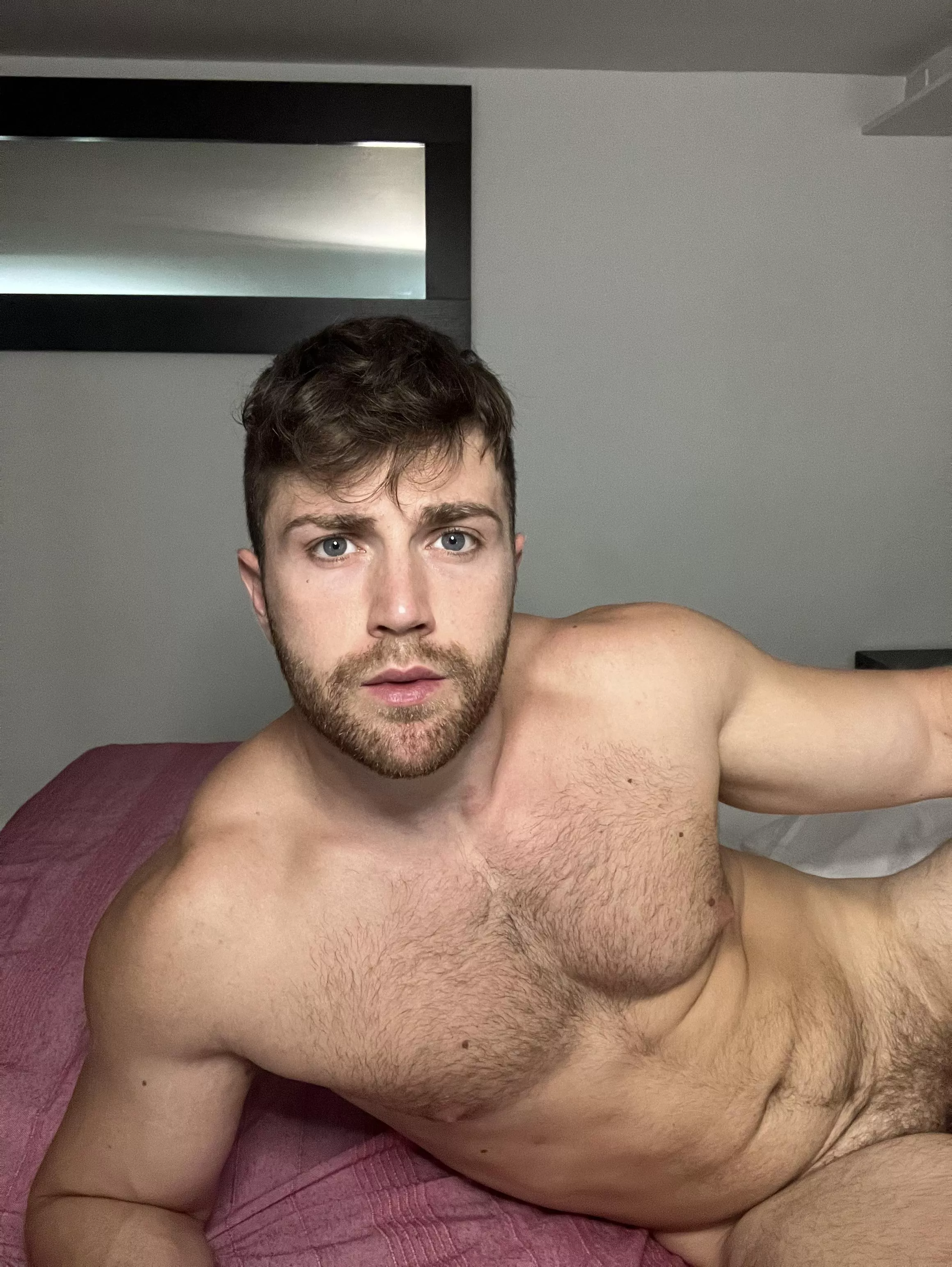 Wanna keep me company? posted by yoursitalianchrus