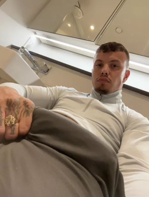 What would you do if you had this cock in your hand? by nsiveDeficie