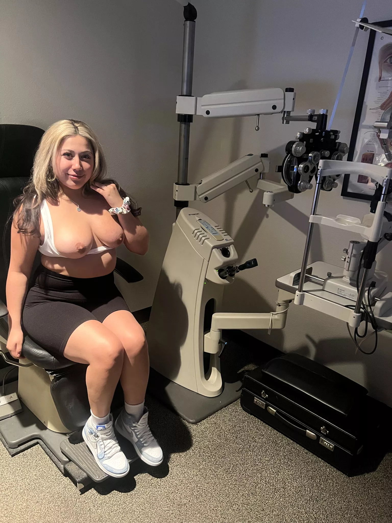 Where are your hands laying first when you touch me? posted by seredDigres