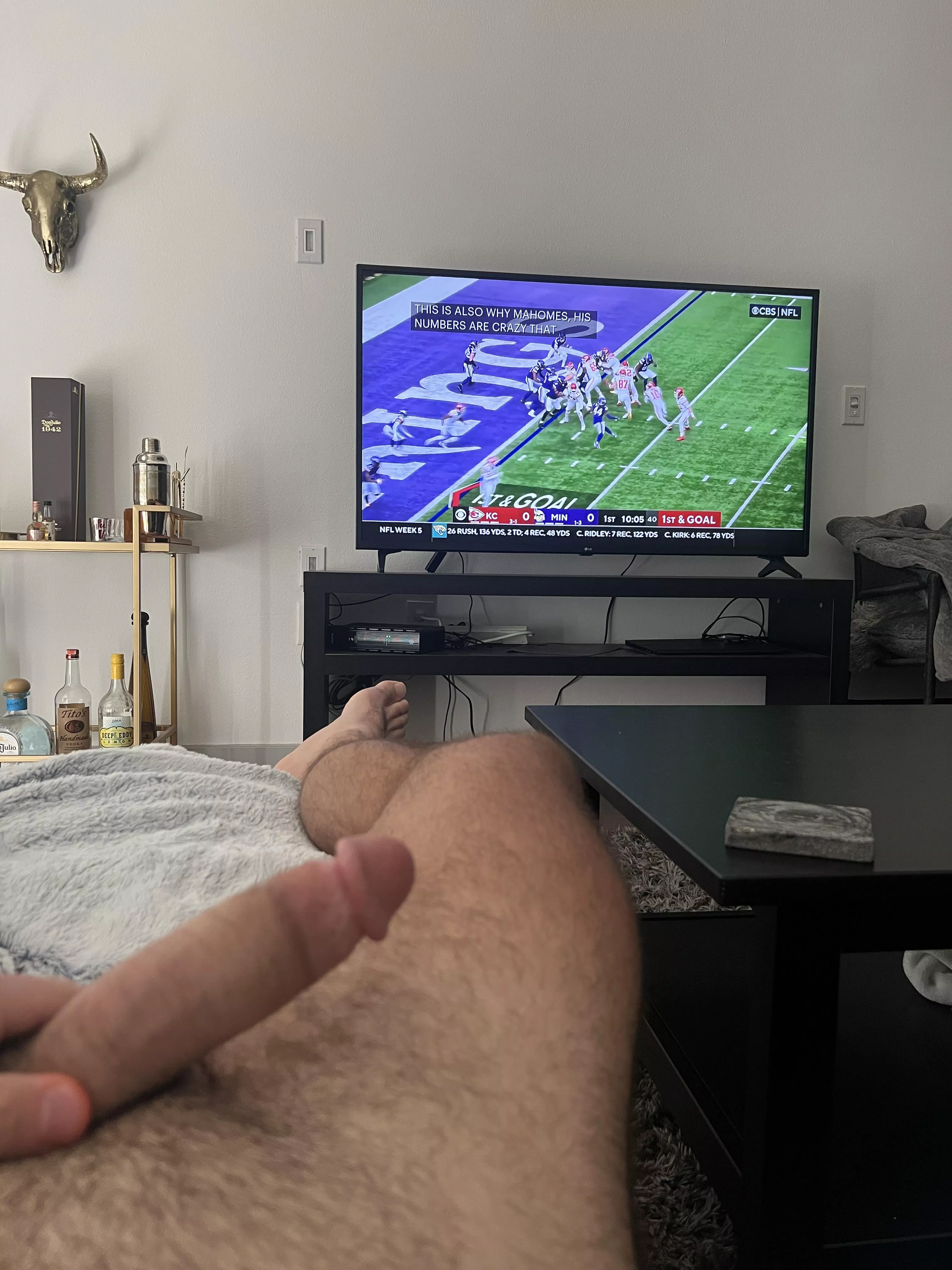 Who wants to suck me during the game posted by Jamesjames242