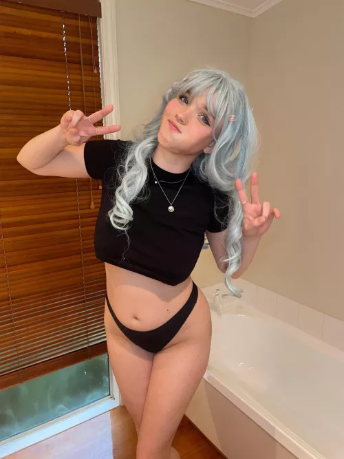 Would you get naughty with a 19 year old? by babypeachofficial