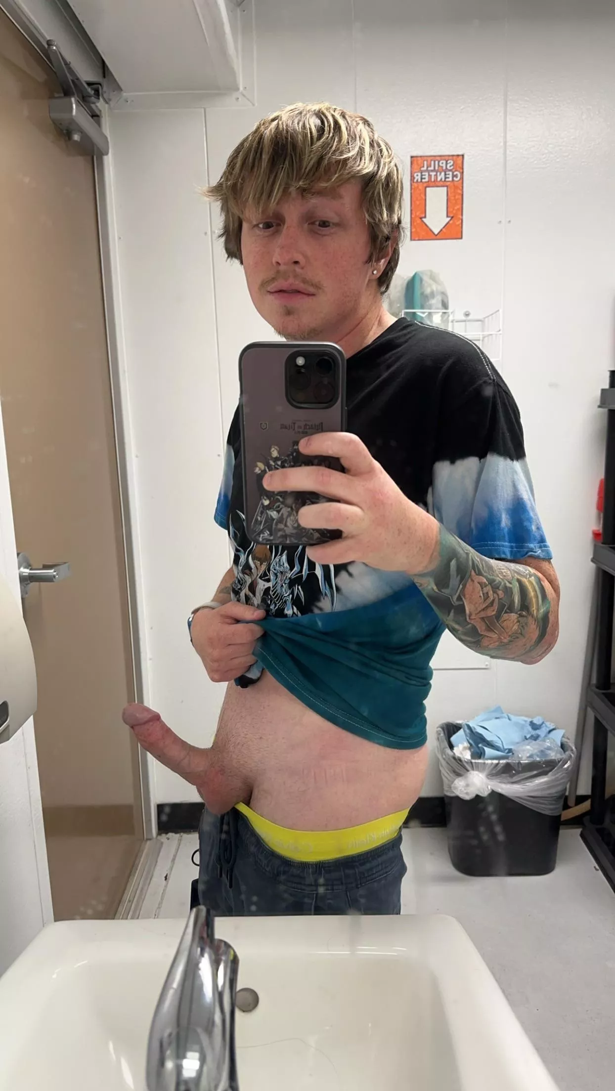 Would you join me in the restroom at work? posted by sammyy203