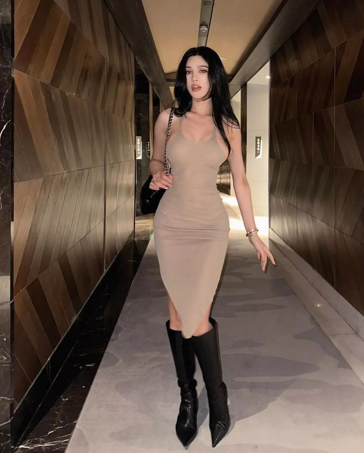 Hourglass figure posted by HonestRunner