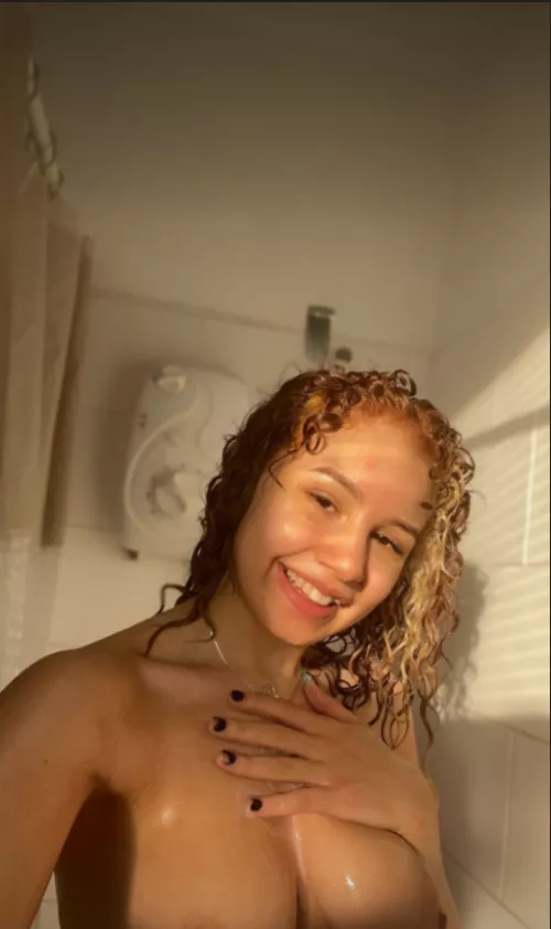 I need someone to help me scrub my back by redheadrosethorns