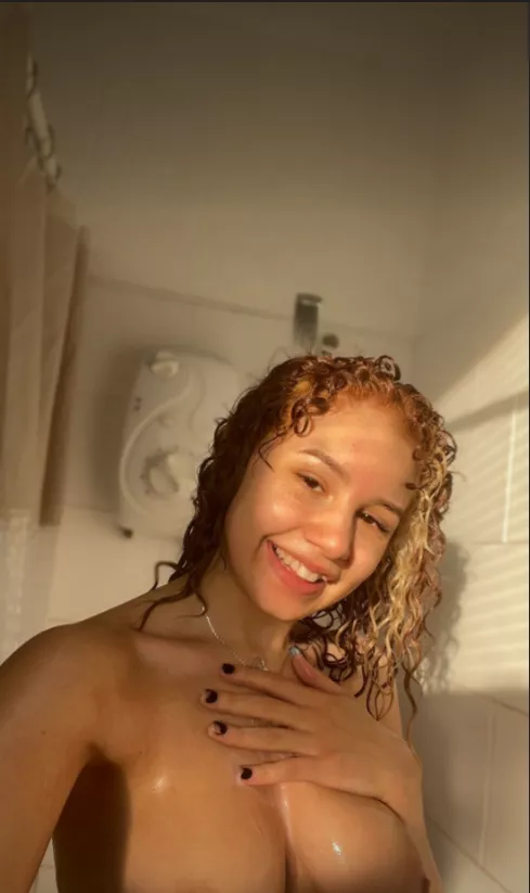 I need someone to help me scrub my back posted by redheadrosethorns