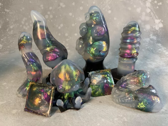 If anyone burns for some sweet color shift toys, I have some for my inventory update tomorrow at 8:15pm est by SomethingSquishyToys