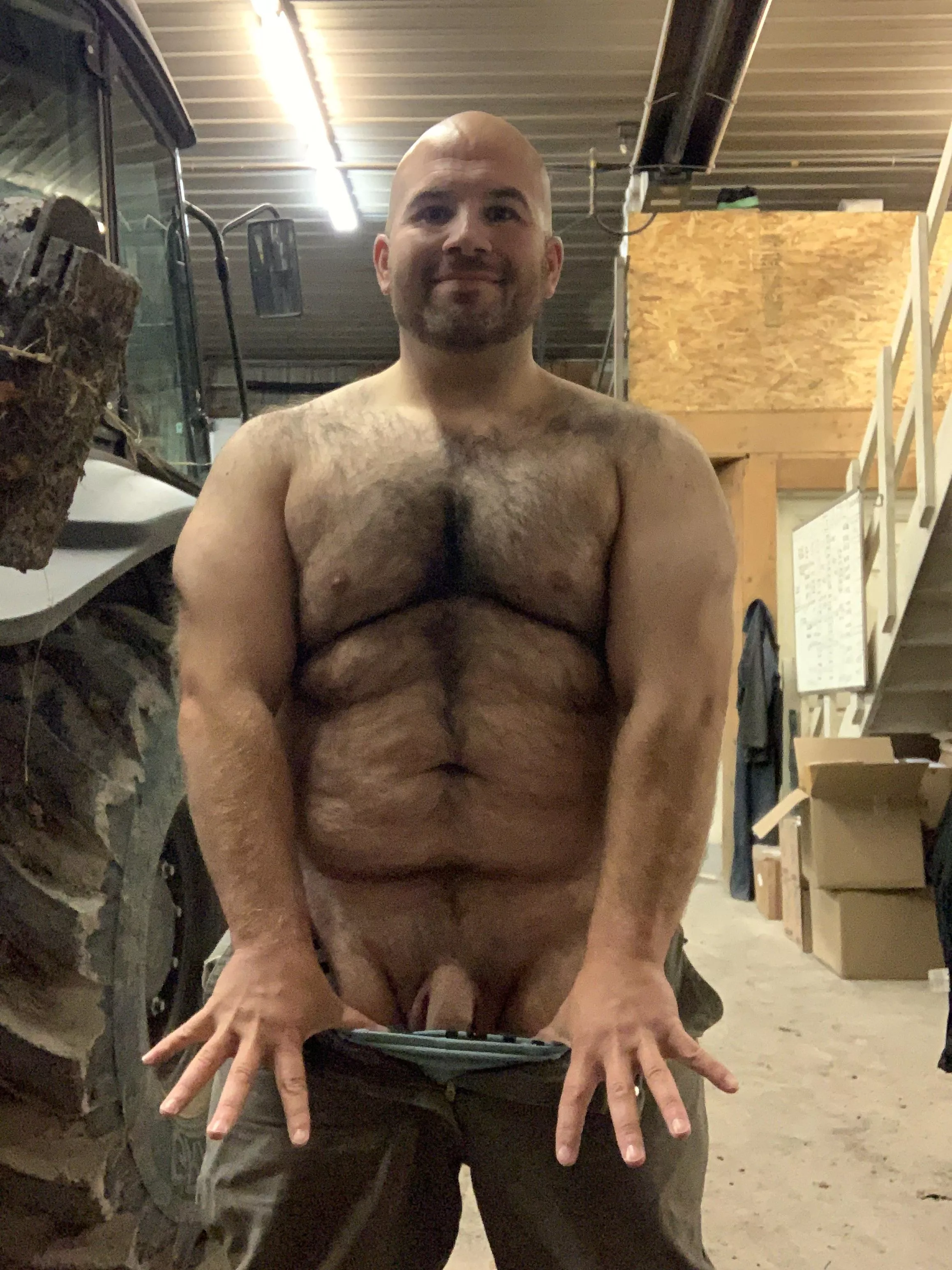 It’s a quiet day at work today posted by _SmolivGarden