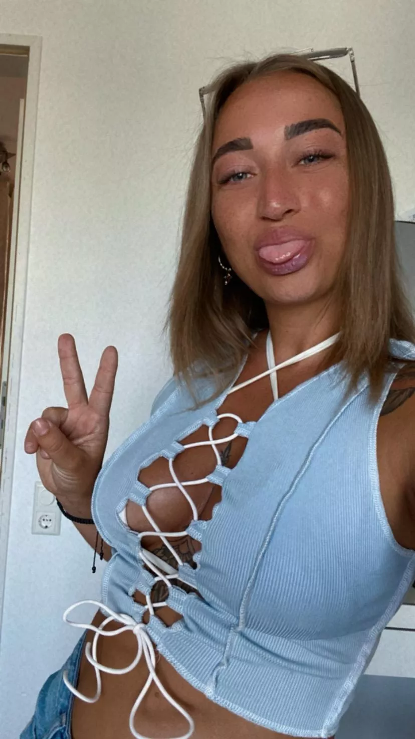 Love to show EVERY freckle posted by manliberty