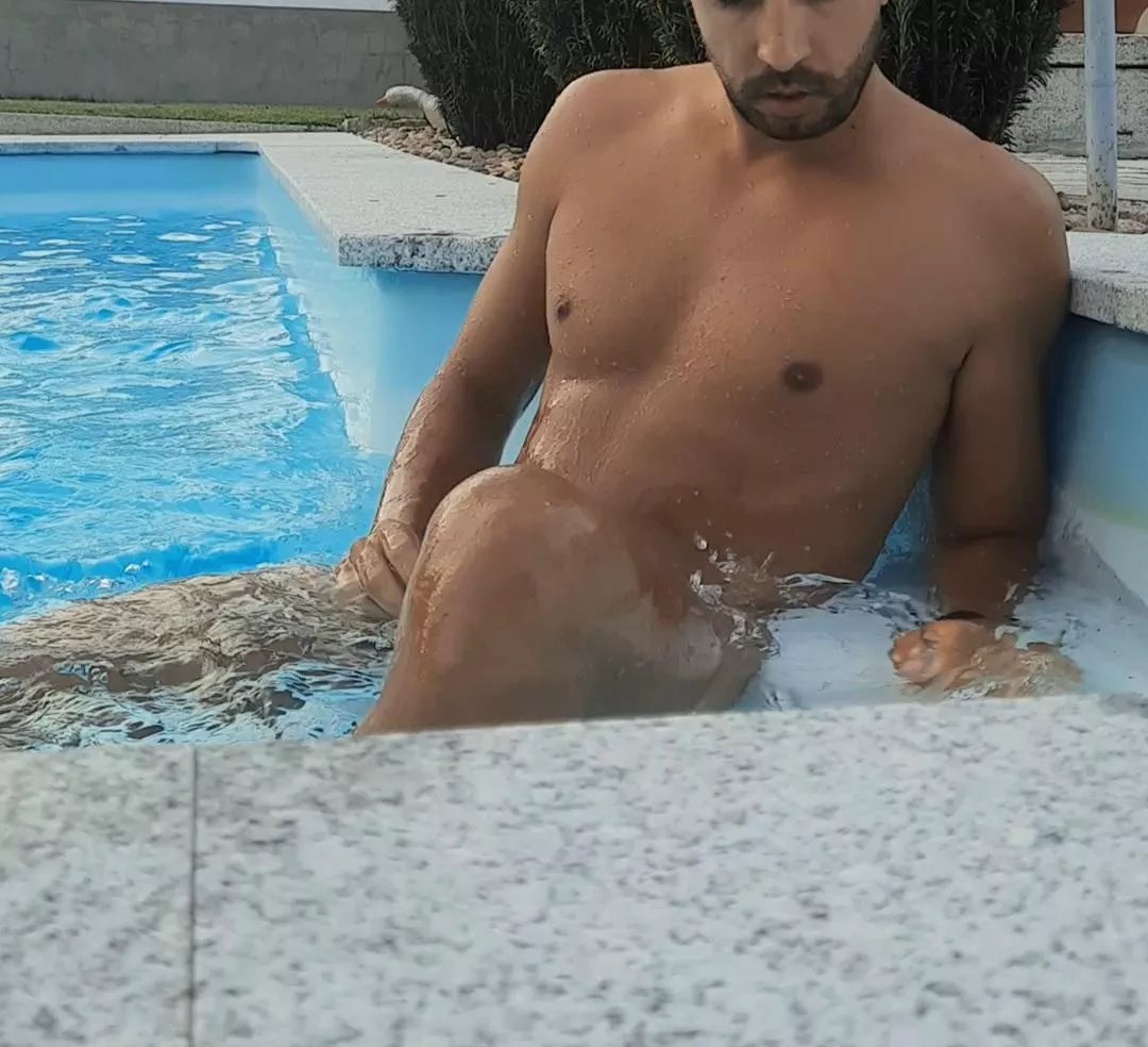 [M] Hoping the neighbours were asleep posted by n4turi