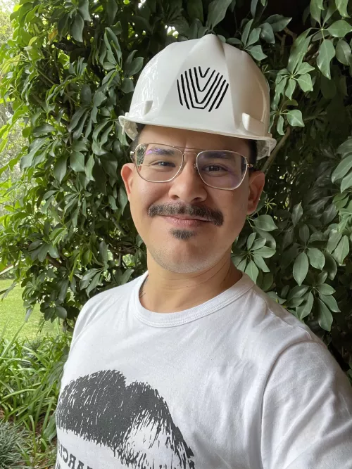 Serving hardhat realness by Plant_greed