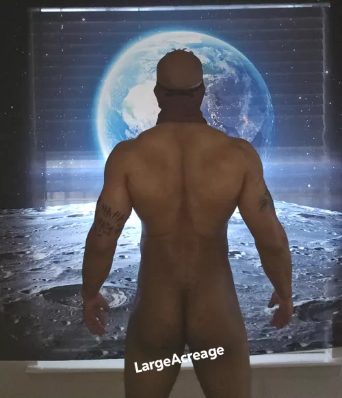 Smack that, oh-oh-oh-oh-oh by LargeAcreage