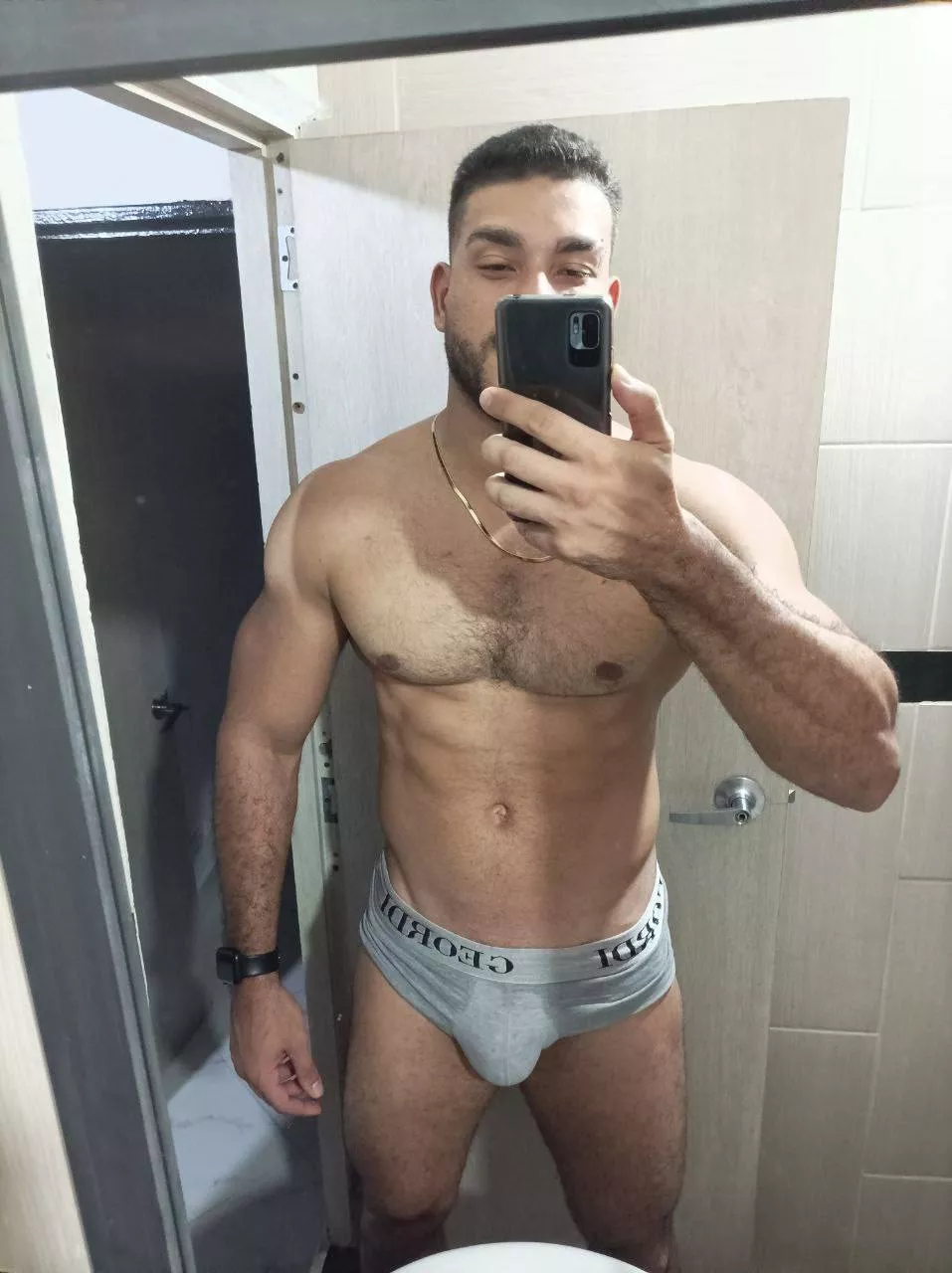 Taking off my shirt after runs more often 💧 posted by lukkasXXX