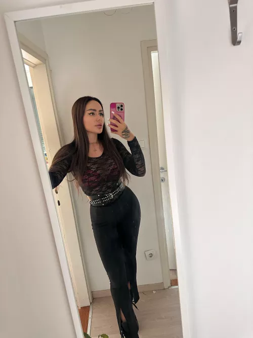 would you date older women by SpecficConstant