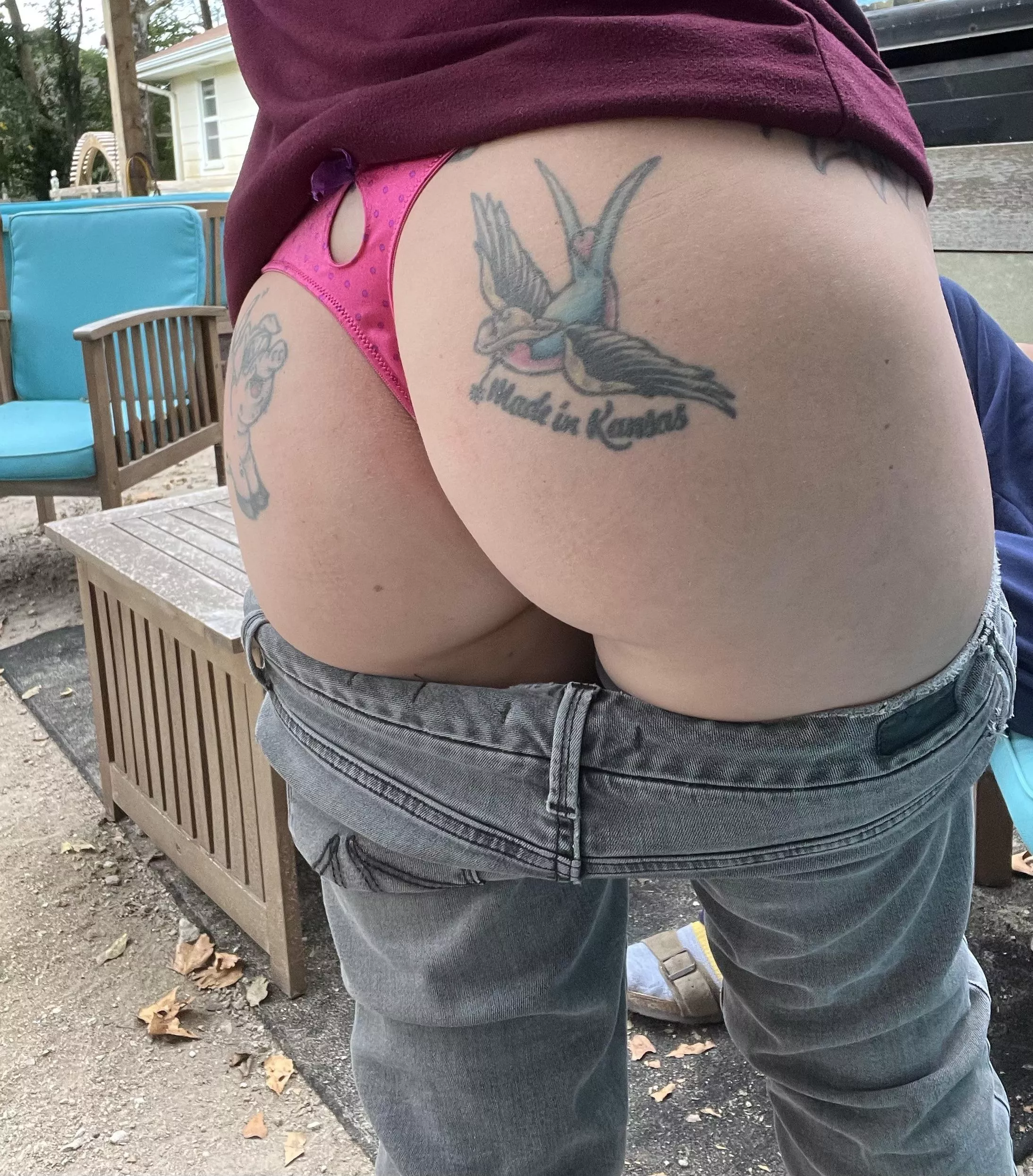 You can see how tight my jeans are today. 40f. posted by that_Libra