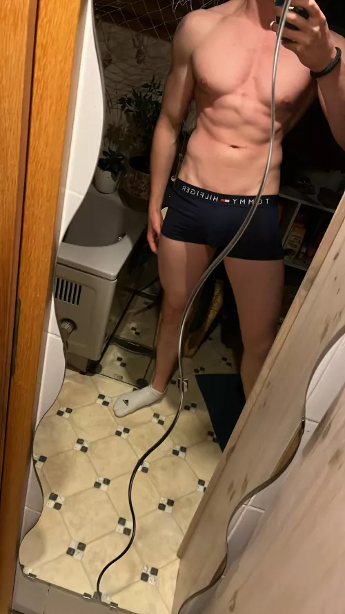 22m any cute sissies that wanna give me head ? by Zestyclose_Card_2582