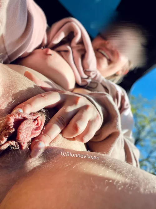 a pelfie a day so that you can’t stay away… 🤭🤭🤭 by BlondeVixxen