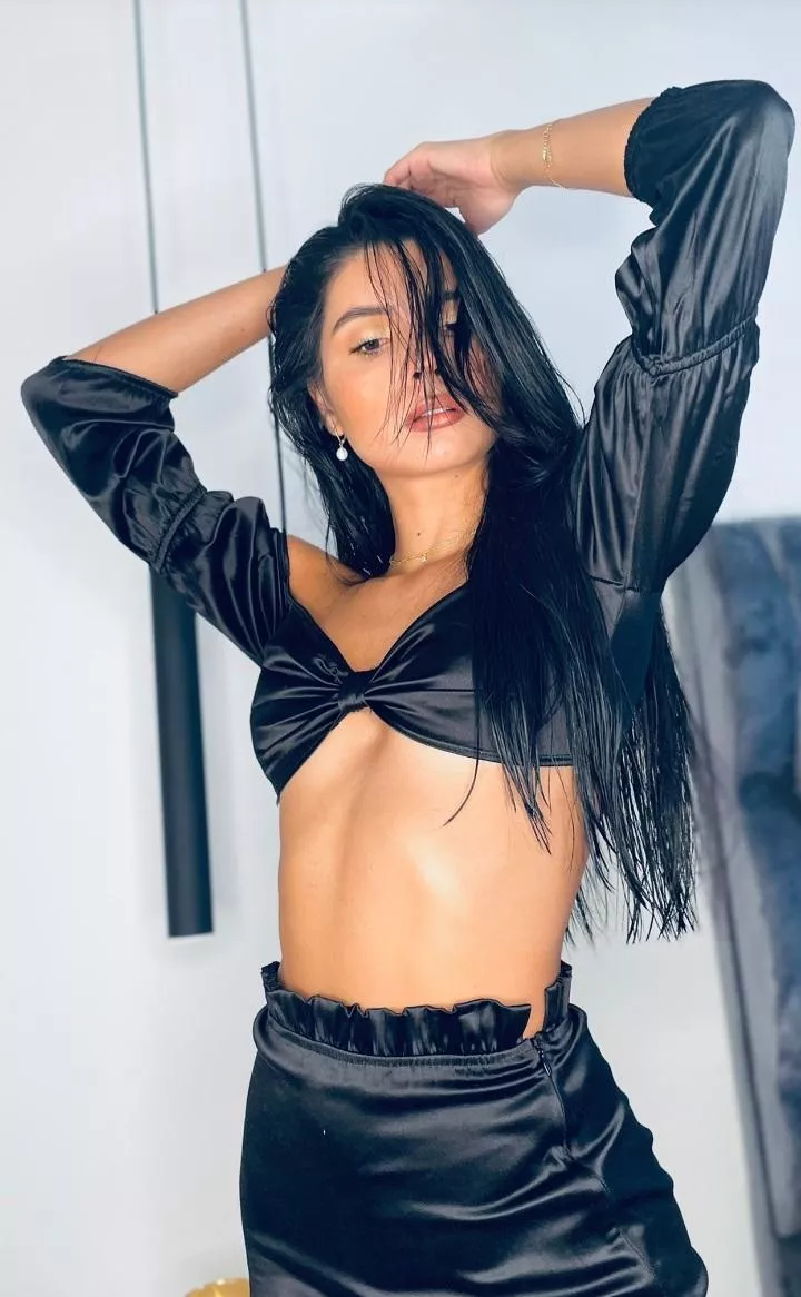 Ana Blerd posted by Anablerd4