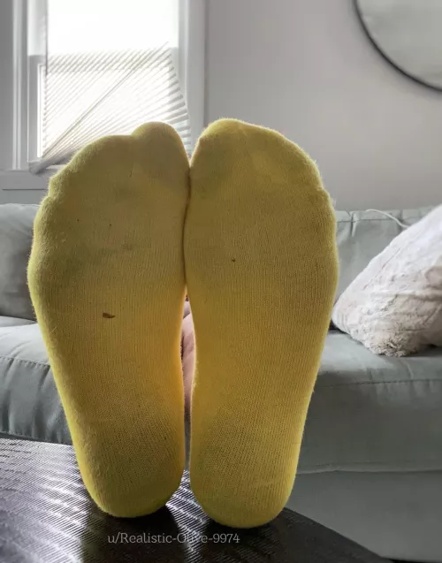 Cancel your evening plans and hang out with me instead 😏 by Realistic-Olive-9974