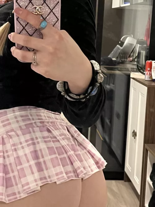 Cute skirt, hot ass by ChristyyRose