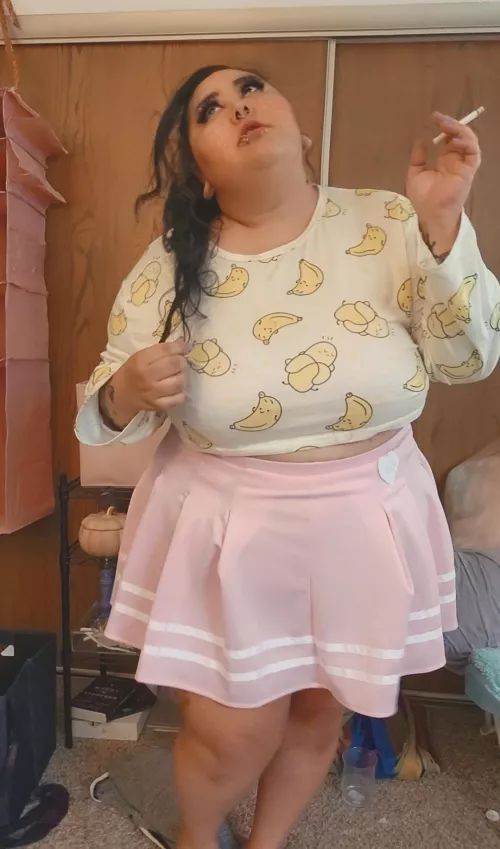 Do guys like goofy girls that smoke? 😅 by boohooboogaloo