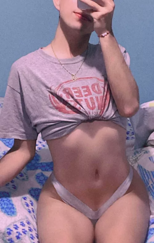 do u accept nudes from horny sissy? by cutemelaniee