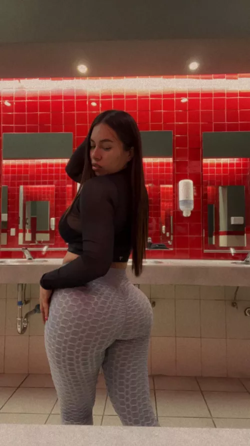 Do you like my leggings? 🥰🍑 by EllieOllivander