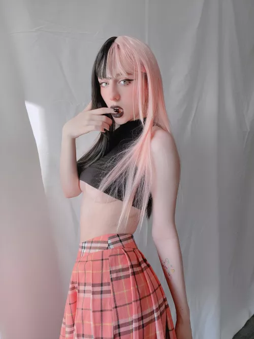 Emo girl wants kisses by Tulpina