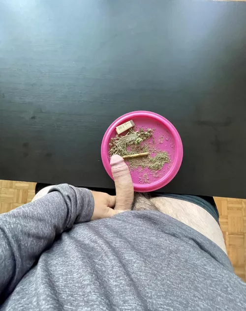 Good morning pot s(m)okers by Additional_Bear_5696