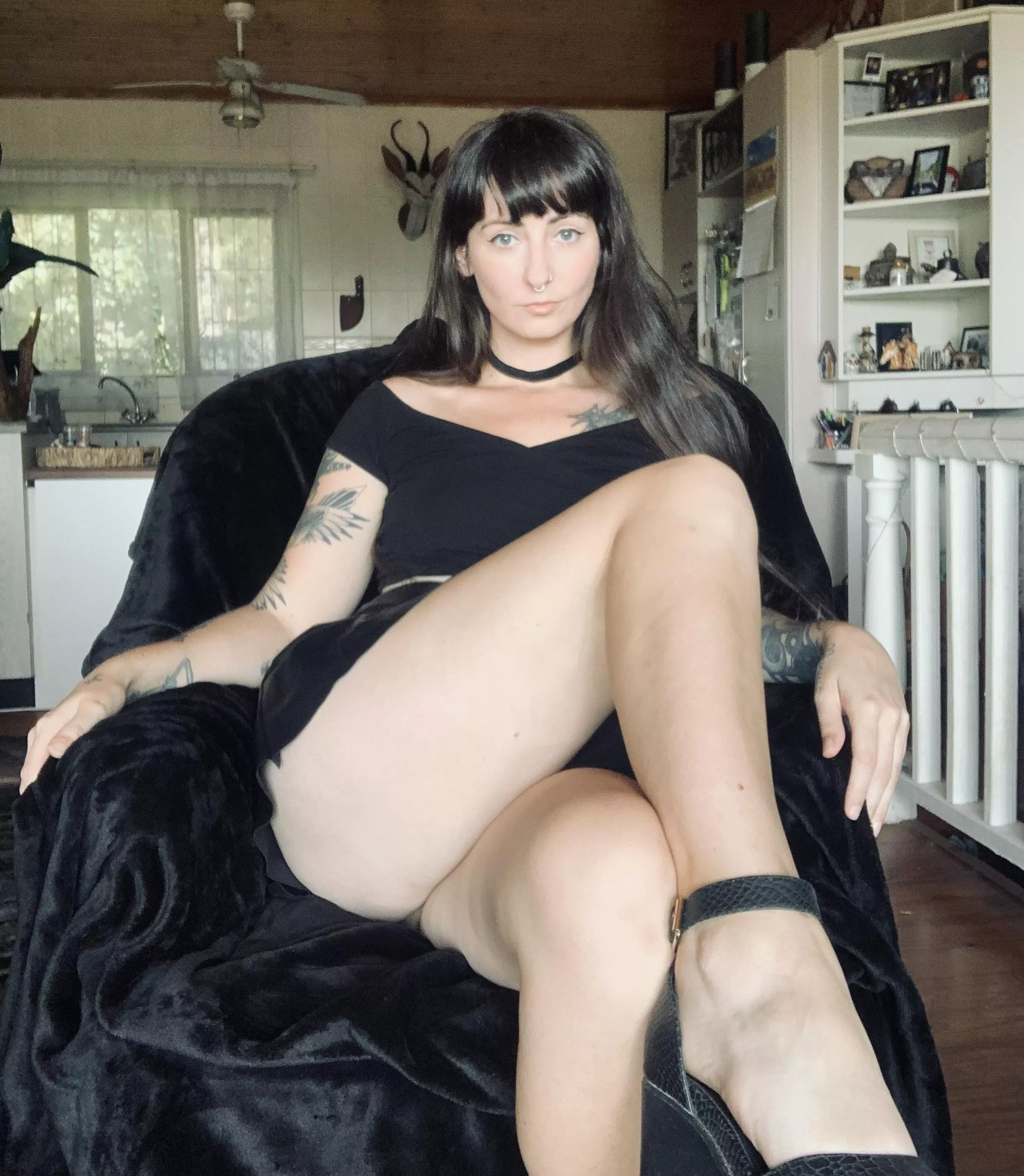 If you’re good, you get a tall girl treat [f] posted by Scarlet-is-here