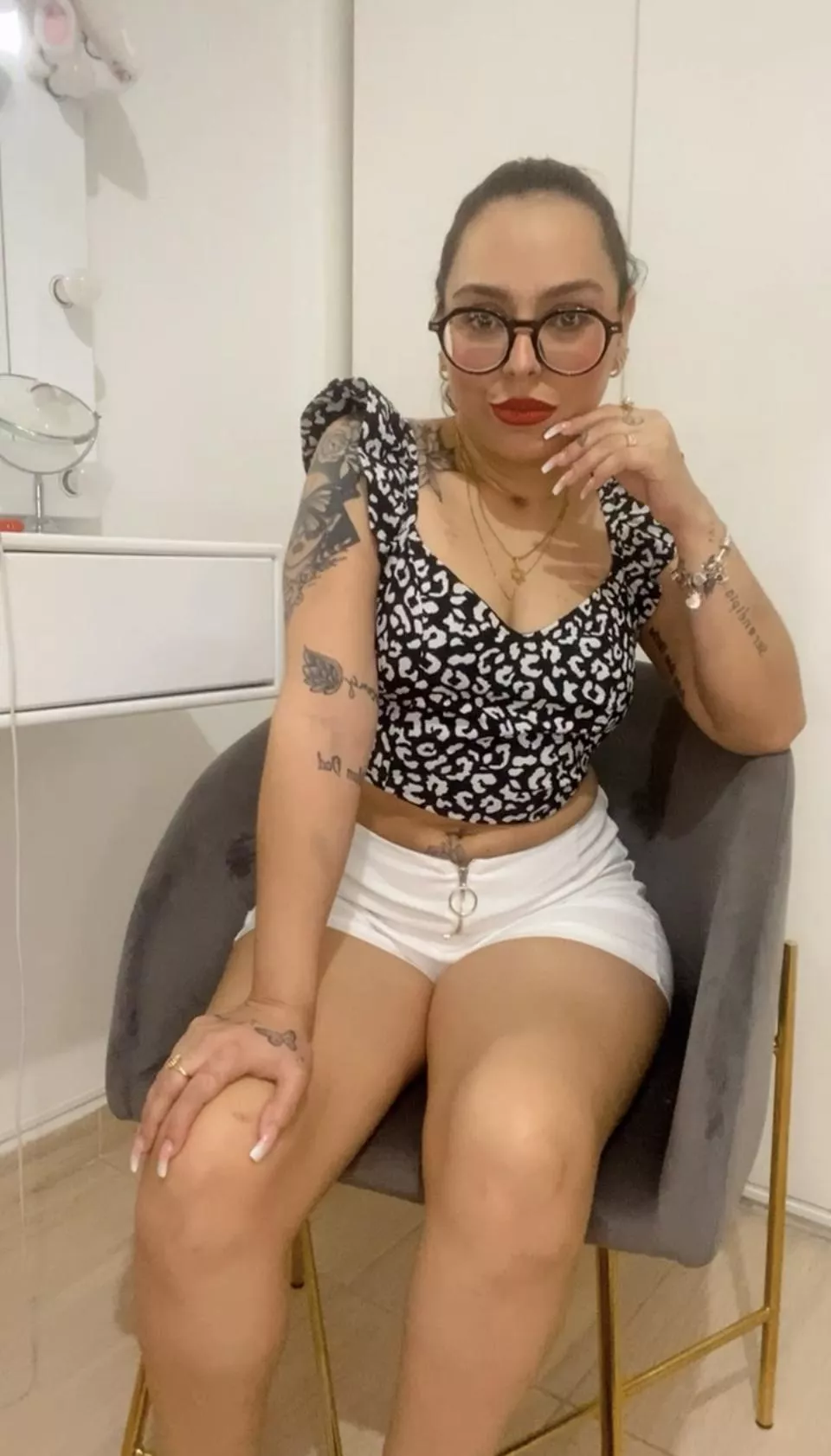 I'm your moms best friend and came to you without her knowing. Do you let me stay? posted by SnivelingToad