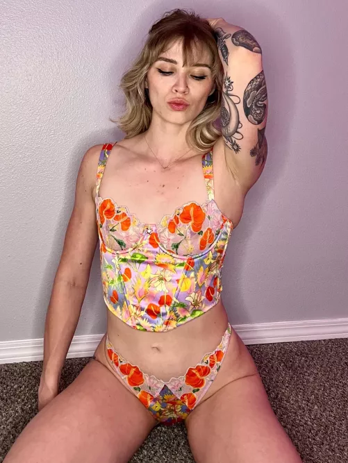 Kiss me back (f) by Brooke__bby