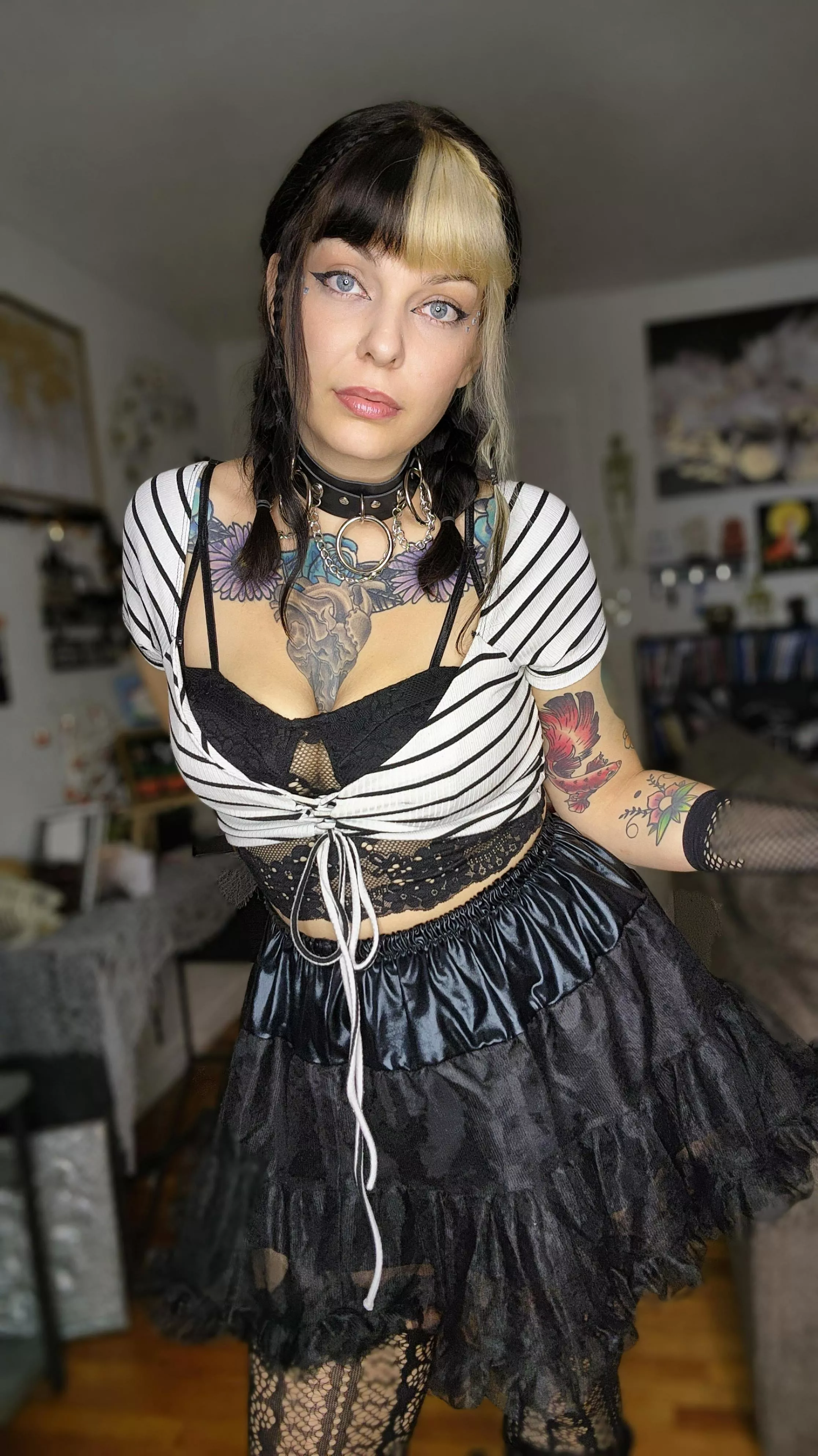 Naomi @thenaomipeaches posted by NaomiCakess