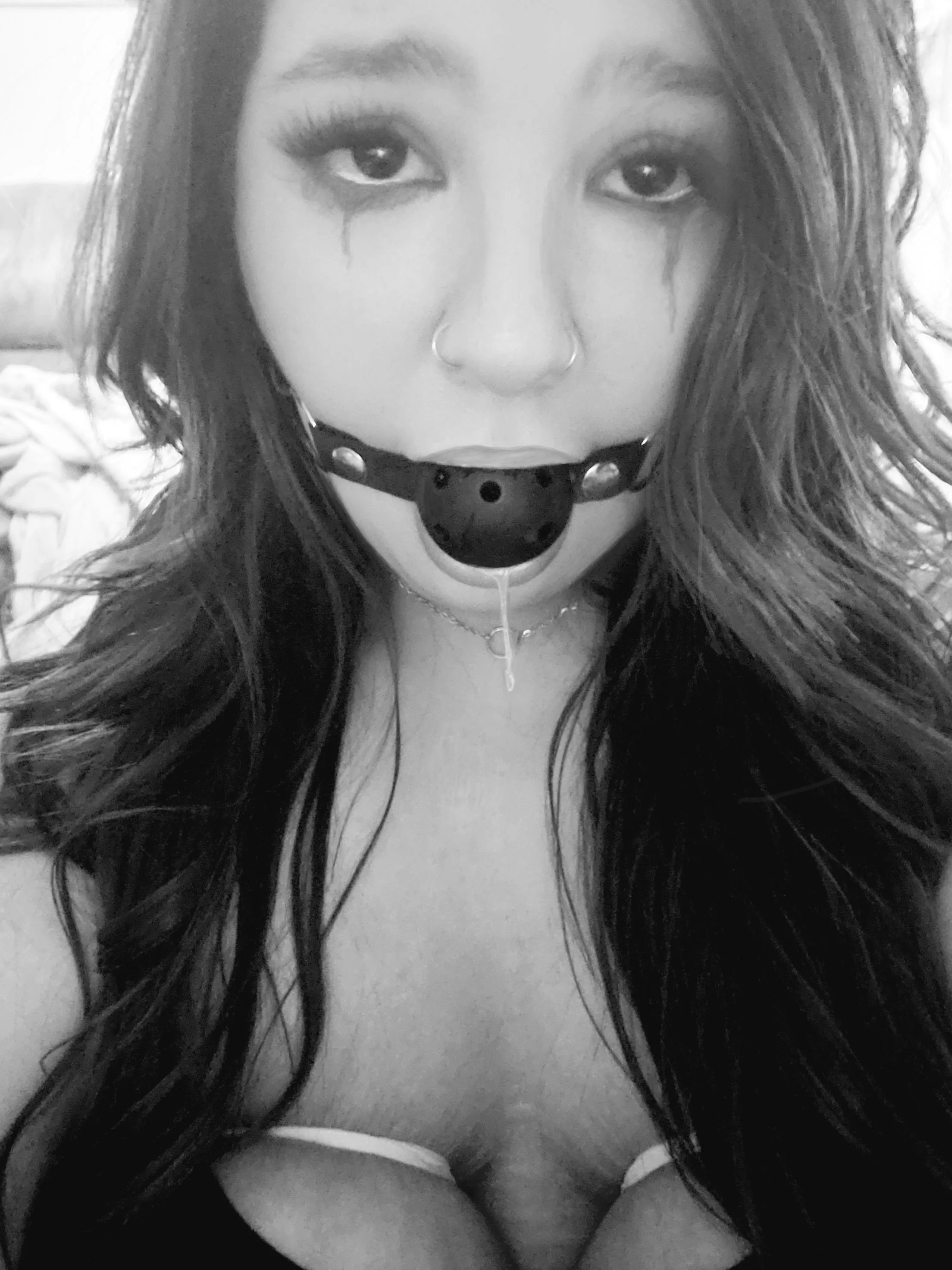 Painslut NEEDS to hurt! posted by temporaryoutlet