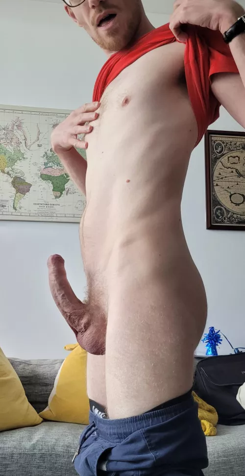 Proudly standing up... by PourLaBite