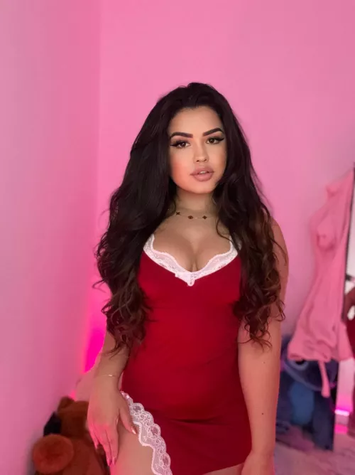 Red dress makes me feel hotter by bakinumir