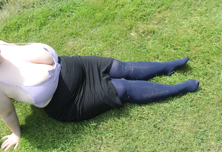 Trying to get a tan by bigpaireire