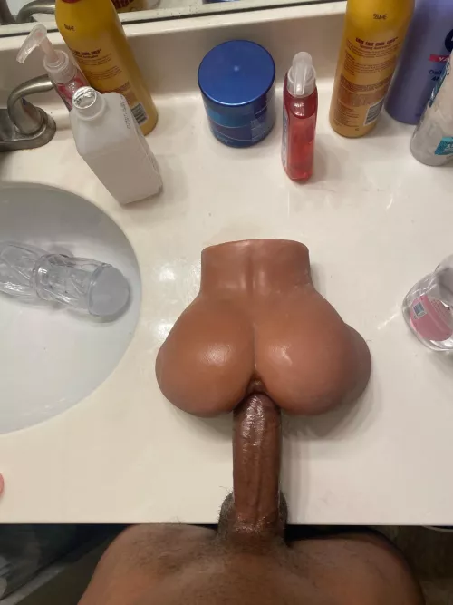 Who wanna be my bottom? by ExpensiveAnimator961