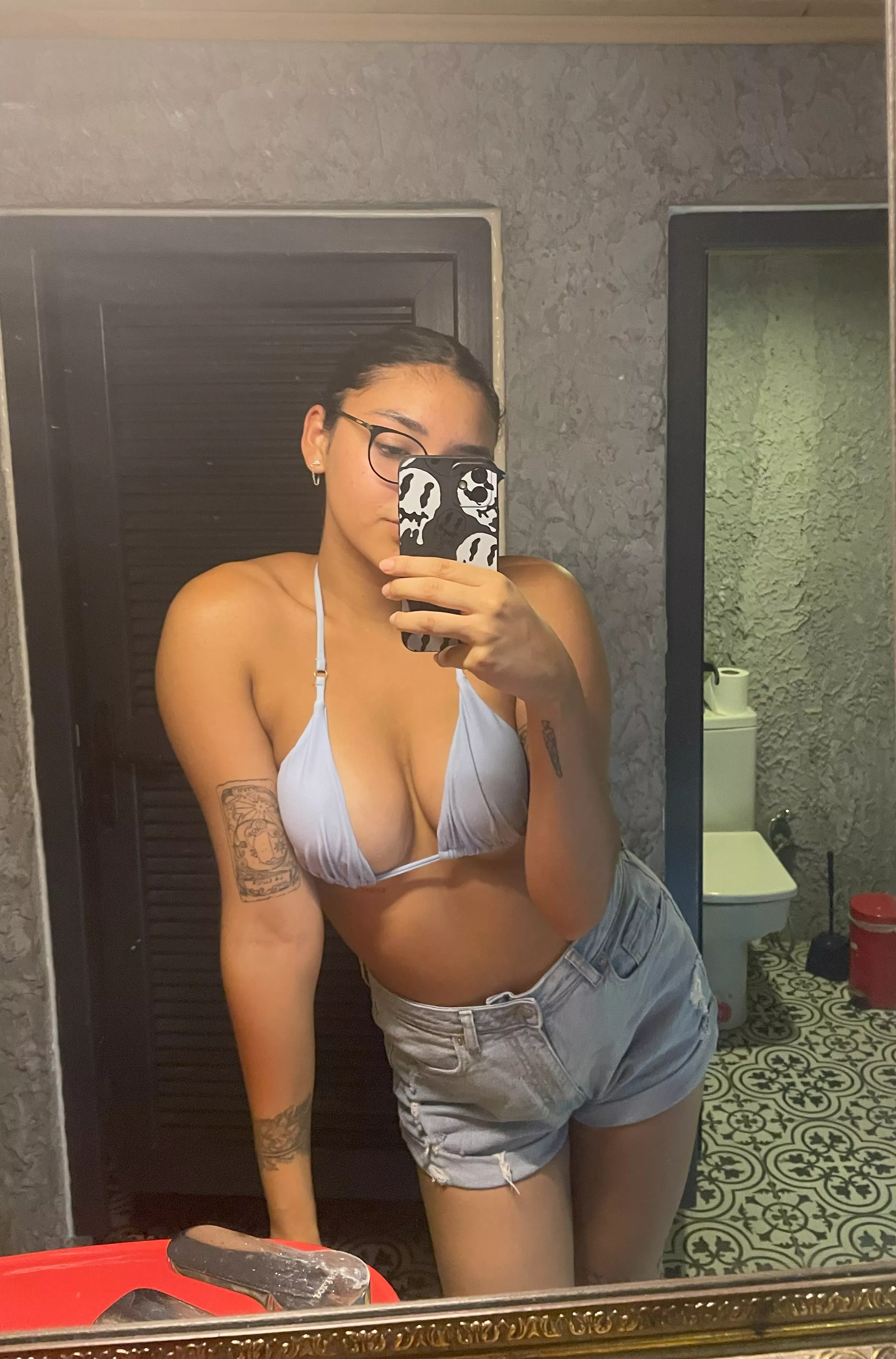 Who wants to join me poolside? 👙😉 posted by PersonalOxygen