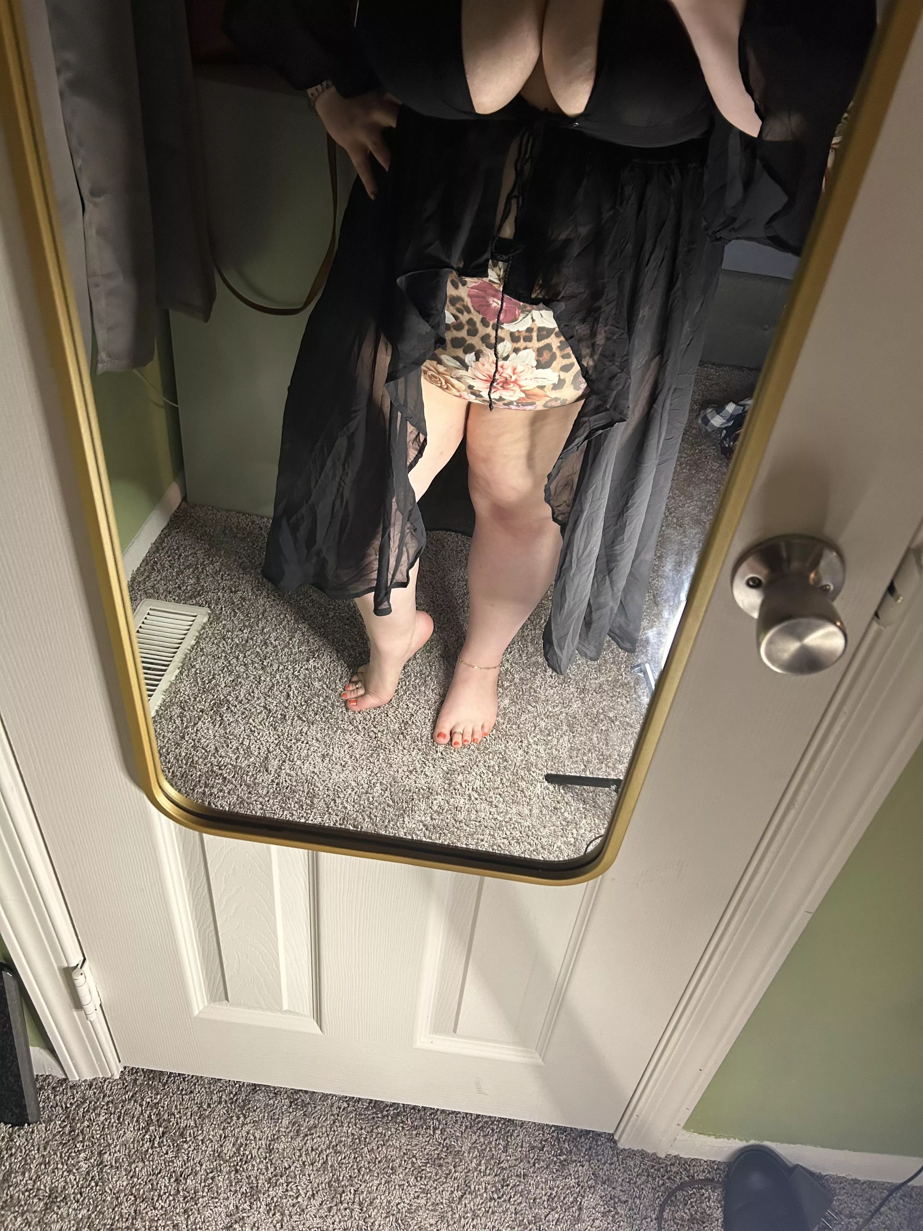 Are my bbw feet pretty? posted by SolesofHale