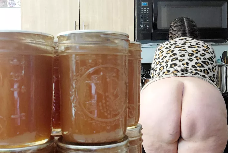 Can I interest you in my apple butter or my apple bottom? by Your_favorite_girly