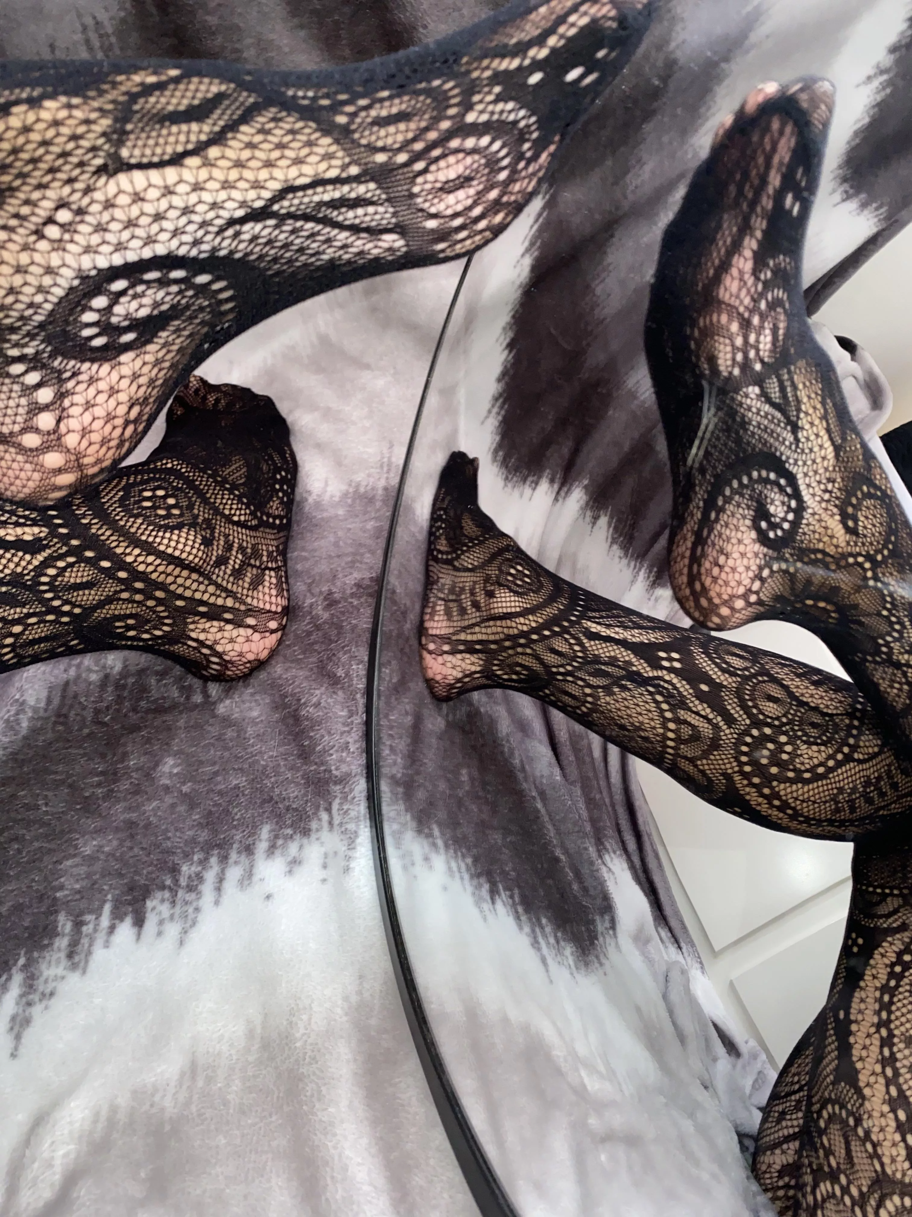 Can you please take these off? I can’t do it myself posted by LittleLonelyAli