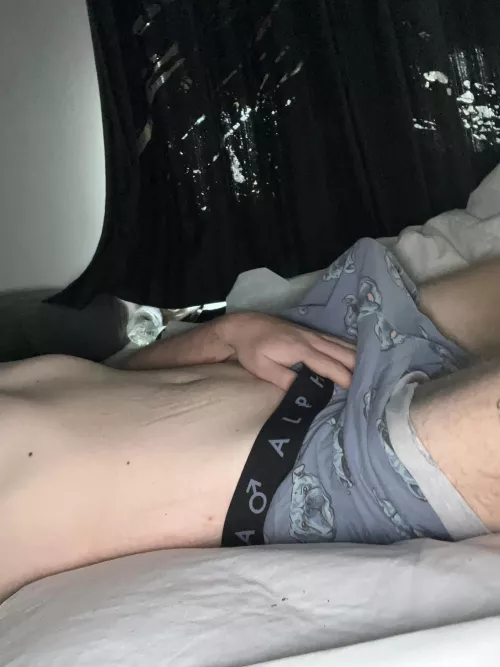 Come take a seat 😈 by zacf19